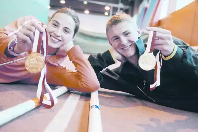 Katarzyna Cerbińska ma rekord życiowy 3,70, a Piotr Barski - 4,80. Oboje marzą o starcie na mistrzostwach świata juniorów w Barcelonie. Żeby tam pojechać, musieliby skoczyć - odpowiednio - 4,10 i 5,10.