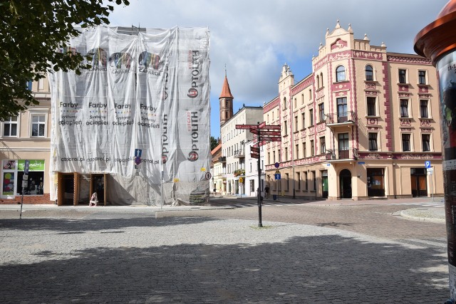 W jednej z kamienic przy ul. Biskupiej tylko 5 z 14 lokatorów korzysta z gazu ziemnego. Pozostali mają butle. Nielegalnie!