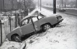 Zima w Rybniku...50 lat temu. Zobaczcie na unikatowych zdjęciach, jak ze śniegiem radzili sobie mieszkańcy