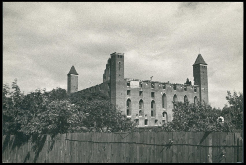 Zamek w Gniewie od strony południowo-zachodniej (1930-1939)