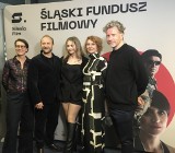 Borys Szyc z córką Sonią na śląskiej premierze filmu "Miało cię nie być" w katowickim kinie Kosmos