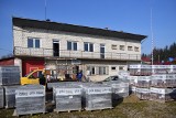 Trwa modernizacja budynków użyteczności publicznej w gminie Klimontów. Duży zakres robót. Zobacz zdjęcia