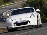 Nissan GT-R i 370Z. Autonomiczne samochody sportowe?