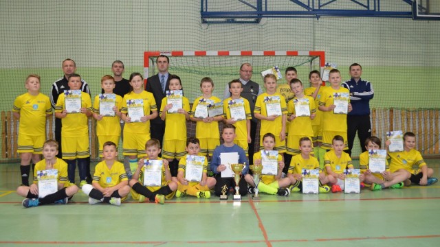 Uczestnicy piątkowego turnieju piłkarskiego Arka Cup 2016, który rozegrany został w Kluczewsku.