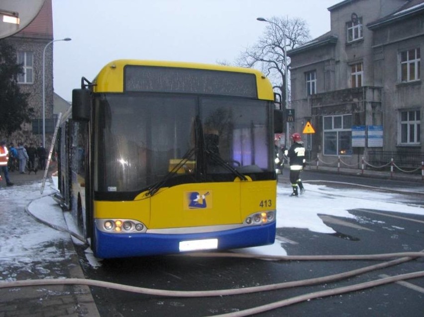 Na środku ulicy w Ostrowie Wielkopolskim spłonął autobus KLA