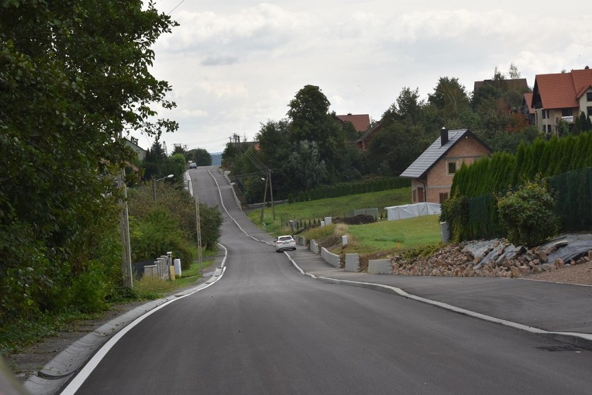 Zakończyła się gruntowana przebudowa 1,5 km gminnej drogi...
