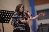 O cudach, mocy Ducha Świętego na Weekendowej Szkole Chwały w Kielcach. Jest Maria Vadia. Zobacz wyjątkowe wideo