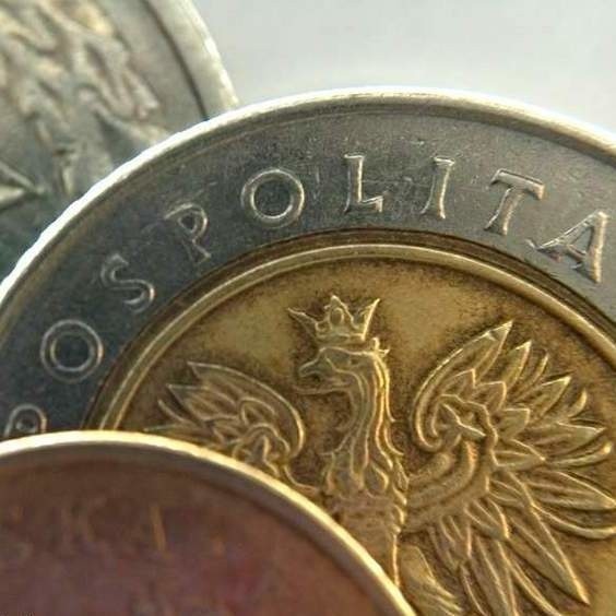 I wtedy padła propozycja 500 złotych łapówki, a potem Grzegorz P. wciskał policjantowi 10 złotych do ręki.