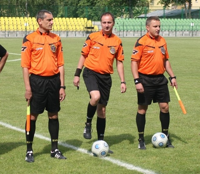 Arbitrzy nie odpoczną. Na ośmiu boiskach podokręgu Stalowa Wola rozegrane zostaną w środę mecze 1/8 finału Pucharu Polski.