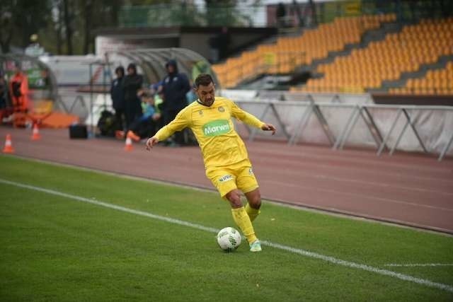 Piłkarze Elany Toruń (na zdjęciuMarcin Trojanowski) przegrali drugie ligowe spotkanie z rzędu