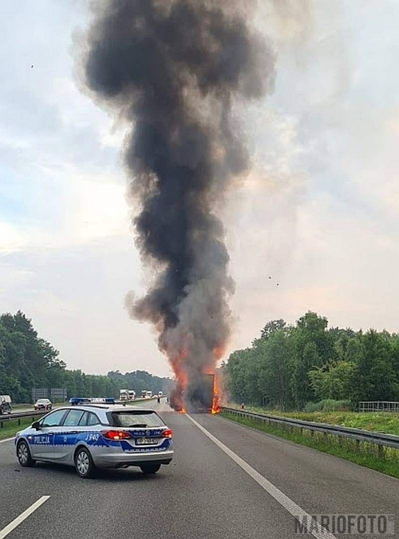Pożar ciężarówki na autostradzie A4 na wysokości węzła Opole...