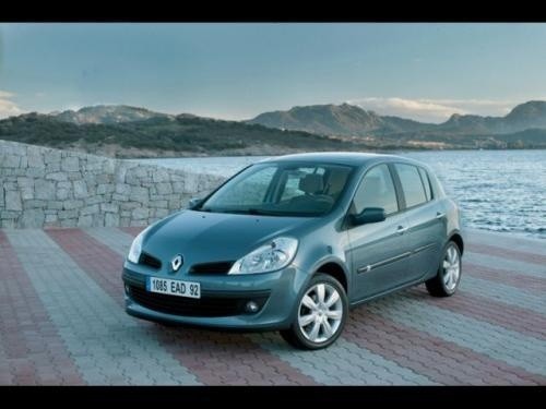 Fot. Renault: Clio III wyglądem nadwozia wprawdzie nieco...