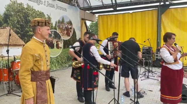 15. Jubileuszowy Festiwal Ludowy imienia Stefana Ostrowskiego i Jana Jawora w Sędziszowie. Więcej na kolejnych zdjęciach