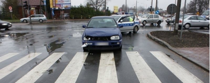 Daf nie ustąpił pierwszeństwa i zderzył się z volkswagenem