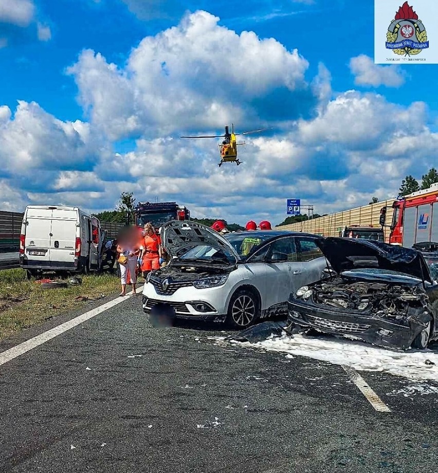 Wypadek na autostradzie A2 koło Skierniewic. W zderzeniu ranne zostały cztery osoby. Akcja LPR 29.072023