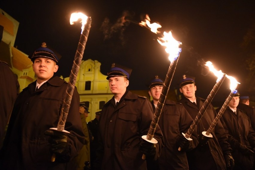 Procesja światła na Ostrowie i Śródce