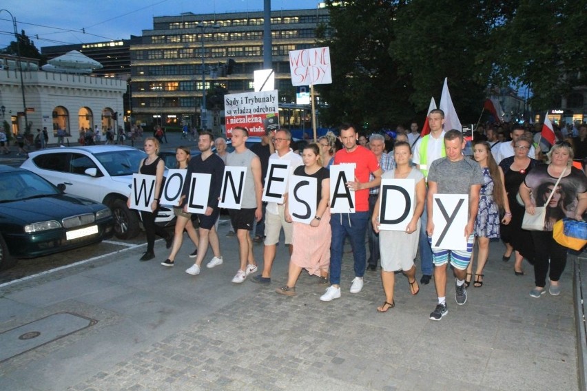 10 tysięcy osób protestowało we Wrocławiu w obronie sądów