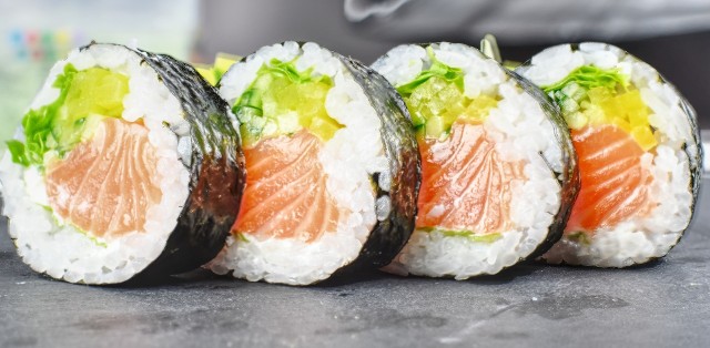 Najlepsze sushi w Opolu. Gdzie w Opolu zjeść pyszne sushi? Jak zamówić z dostawą do domu? Więcej informacji znajdziesz w tekście.