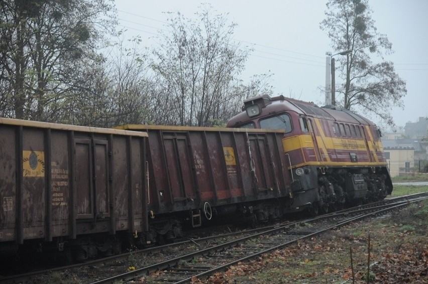 Śrem: Wykolejony pociąg z węglem zostanie podniesiony