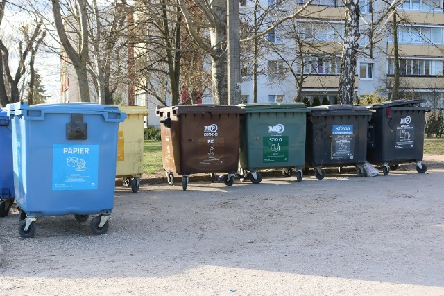 Od początku listopada 2021 białostoczanie płacą więcej za odbiór śmieci