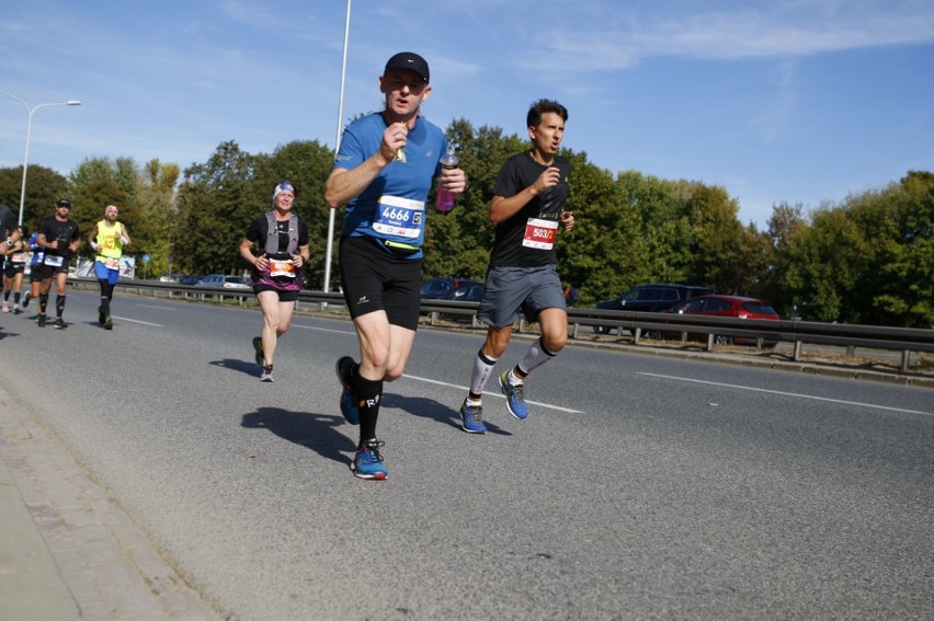 Uczestnicy Maratonu Warszawskiego 2018. Więcej zdjęć...