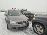 Wypadek w miejscowości Skąpe. Pod Toruniem zderzyły się trzy samochody [zdjęcia]