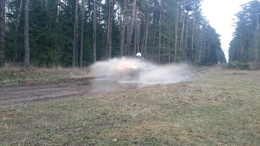 Policjanci przesiedli się na quady i ruszyli w teren