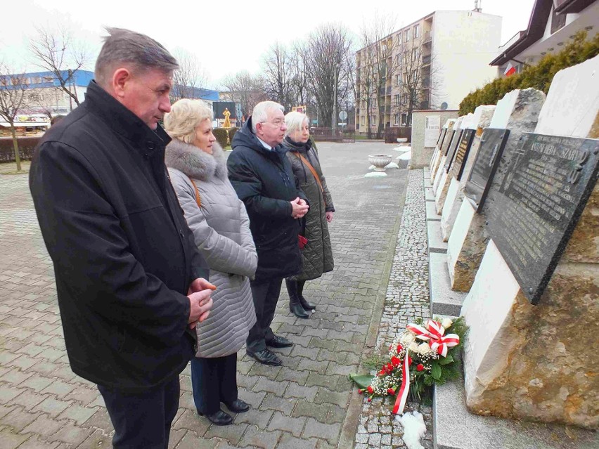 Poseł Krzysztof Lipiec upamiętnił Antoniego Hedę-Szarego w Panteonie Pamięci Narodowej w Starachowicach. Zobacz zdjęcia