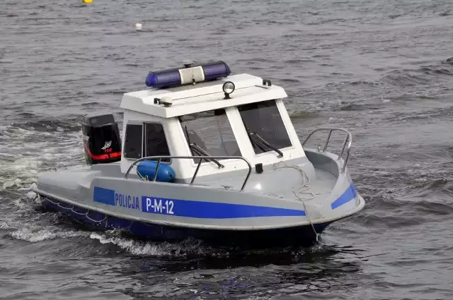 Policjanci z Michałowa uratowali kitesurfera na Siemianówce