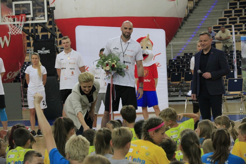 Andrzej Duda w Łodzi. Prezydent z małżonką na otwarciu Marcin Gortat Camp w Atlas Arenie [ZDJĘCIA]