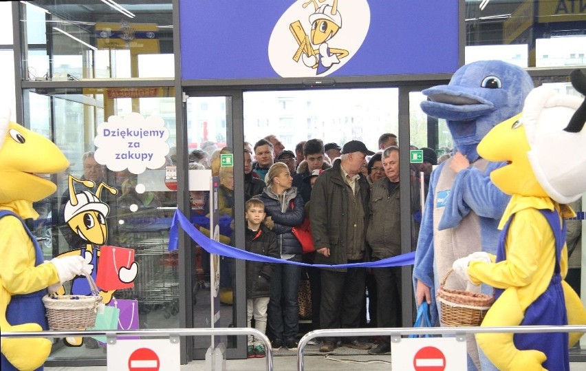 Wielkie otwarcie „Mrówki” w Kielcach. Setki czekały przed wejściem