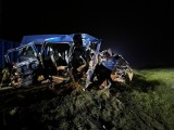 Bus zderzył się z ciężarówką w okolicy Tulec. 3 ofiary śmiertelne. 5 osób rannych