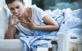Powikłania po grypie są groźne dla zdrowia. Niedoleczona osłabia działanie serca i nerek. Zobacz, jak odróżnić grypę od przeziębienia