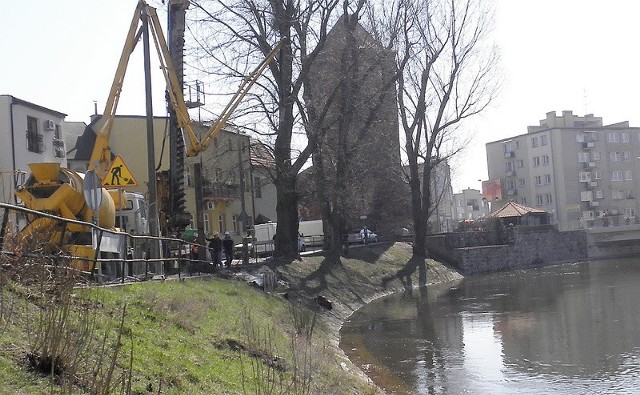 Kładka połączy Duży Rynek (przez ul. Przesmyk i Tylną) z galerią, która powstaje przy ul. Mostowej.