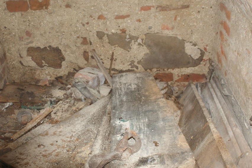 Tajemnice podziemi i krypt klasztoru bernardynów w Warcie