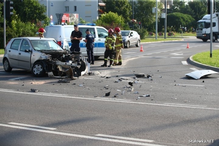 Stalowa Wola. Zderzenie fiata punto z wozem strażackim. Na szczęście bez rannych (ZDJĘCIA)