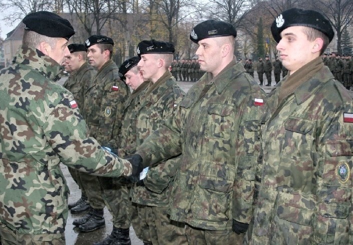 Dowódca brygady płk Sławomir Wojciechowski (z lewej)...