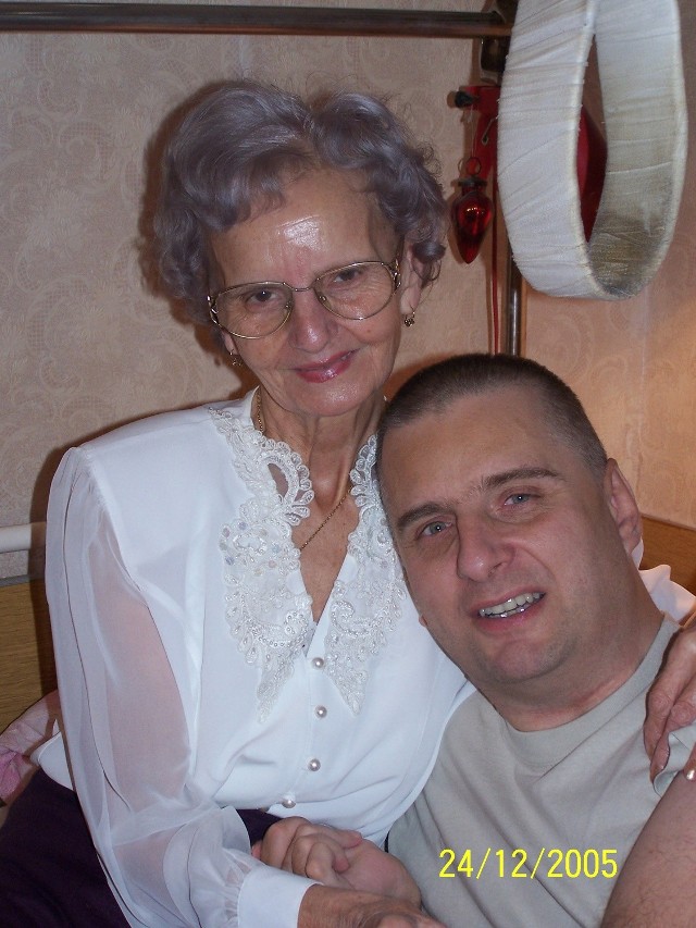 Zbyszek Nowak z mamą Haliną, która zmarła w 2006 r.
