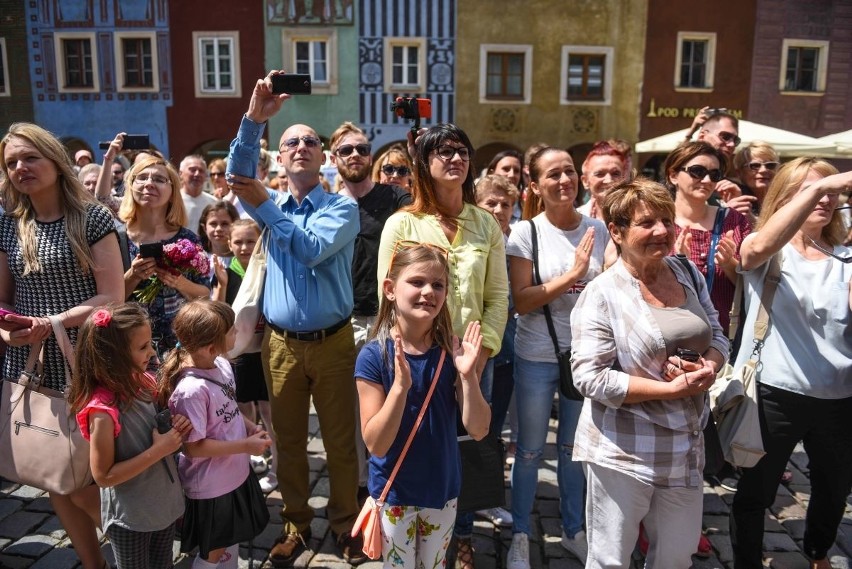 Koncert dla Hospicjum Palium: Kolorowe motyle opanowały Stary Rynek [ZDJĘCIA]