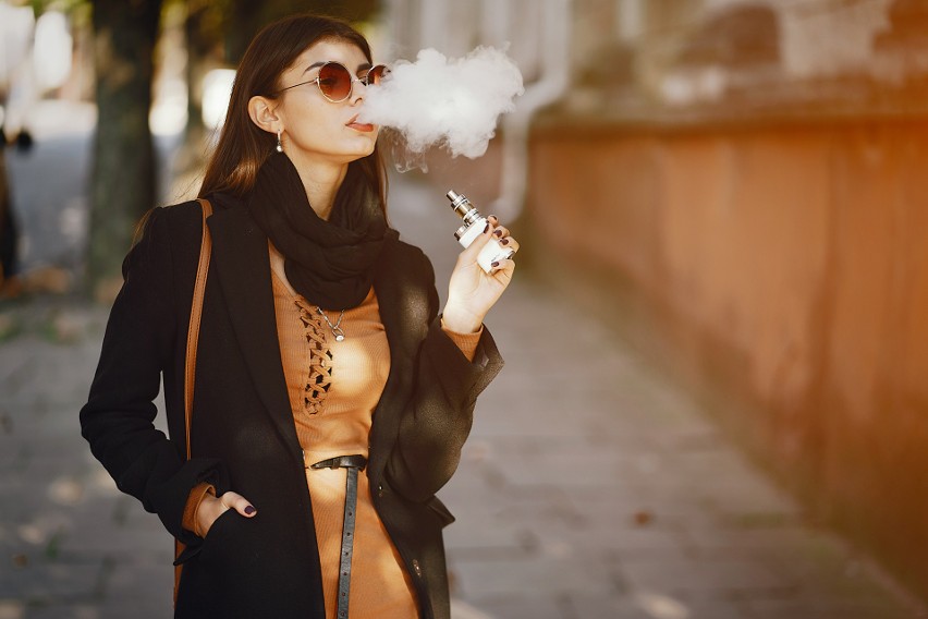 Według statystyk aż 8 milionów Polaków pali papierosy.