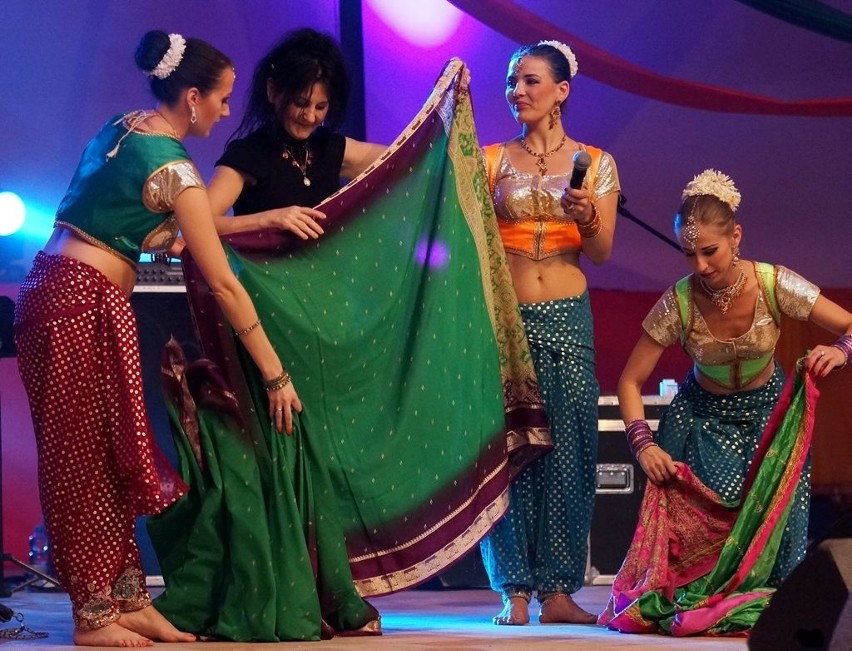 Jak ubrać sari?