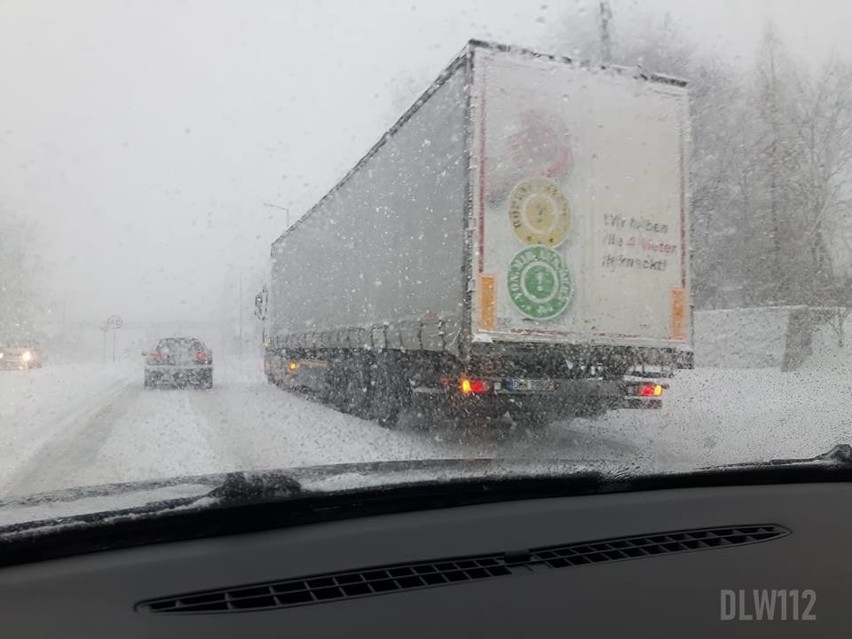 Zima sparaliżowała nie tylko Wrocław. W regionie też fatalnie