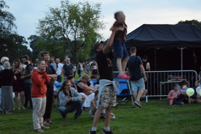 Festiwal Światła w Gorlicach: był teatr ognia, fajerwerki, jakich miasto nie widziało i genialny pokaz laserów. Do tego energetyczna muzyka