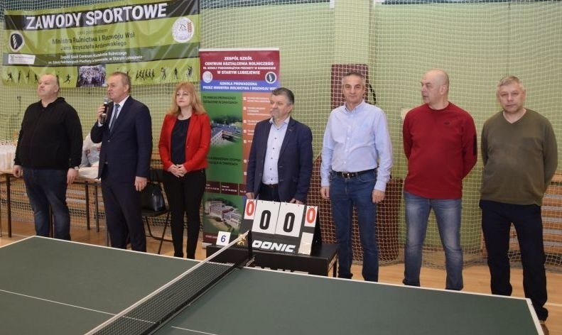 Uczniowie ze szkoły rolniczej w Chrobrzu rywalizowali w turnieju tenisa stołowego pod patronatem ministra [ZDJĘCIA]