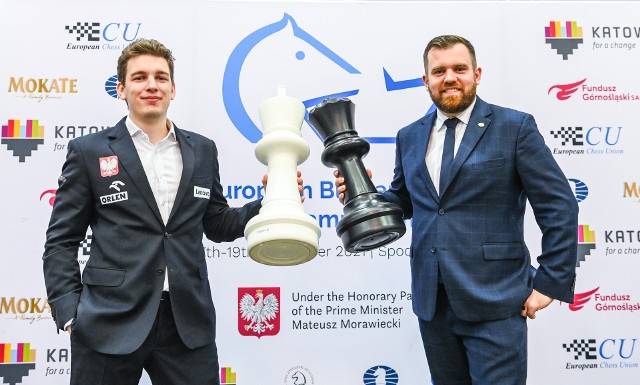 Jan Krzysztof Duda został mistrzem Europy w szachach błyskawicznych. Wiceprezydent FIDE Łukasz Turlej jako pierwszy pogratulował polskiemu arcymistrzowi