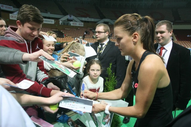 Agnieszka Radwańska ponownie zagrała w nowej, koronkowej sukience.