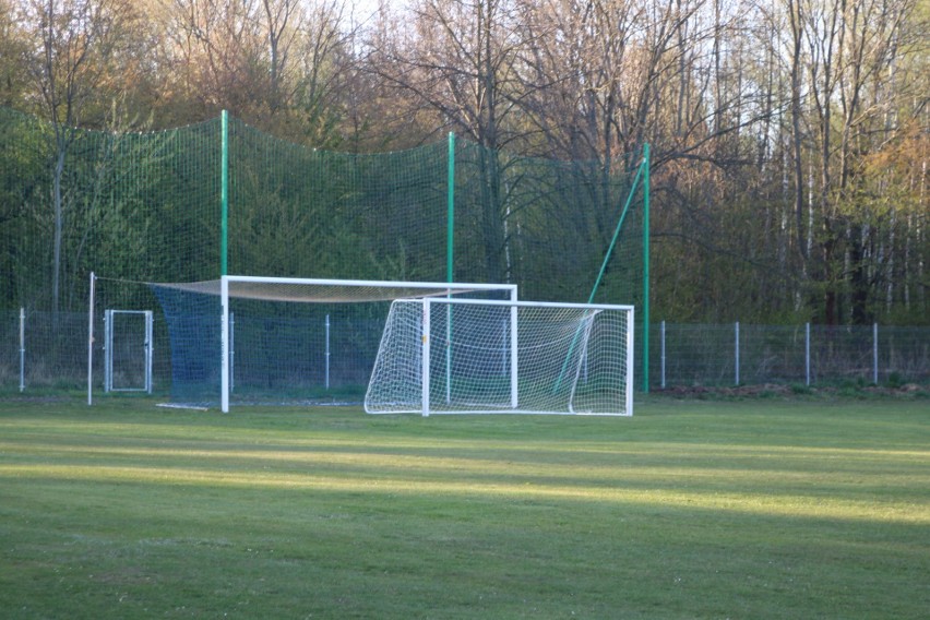 Bronowicki Kraków. Jest w Krakowie stadion w lesie... [ZDJĘCIA]