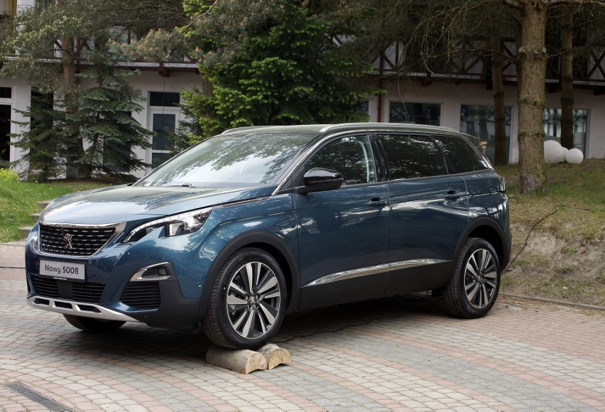 Peugeot 5008...