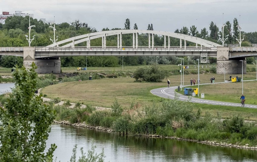 Po deszczowej sobocie także w niedzielę nad Poznań...