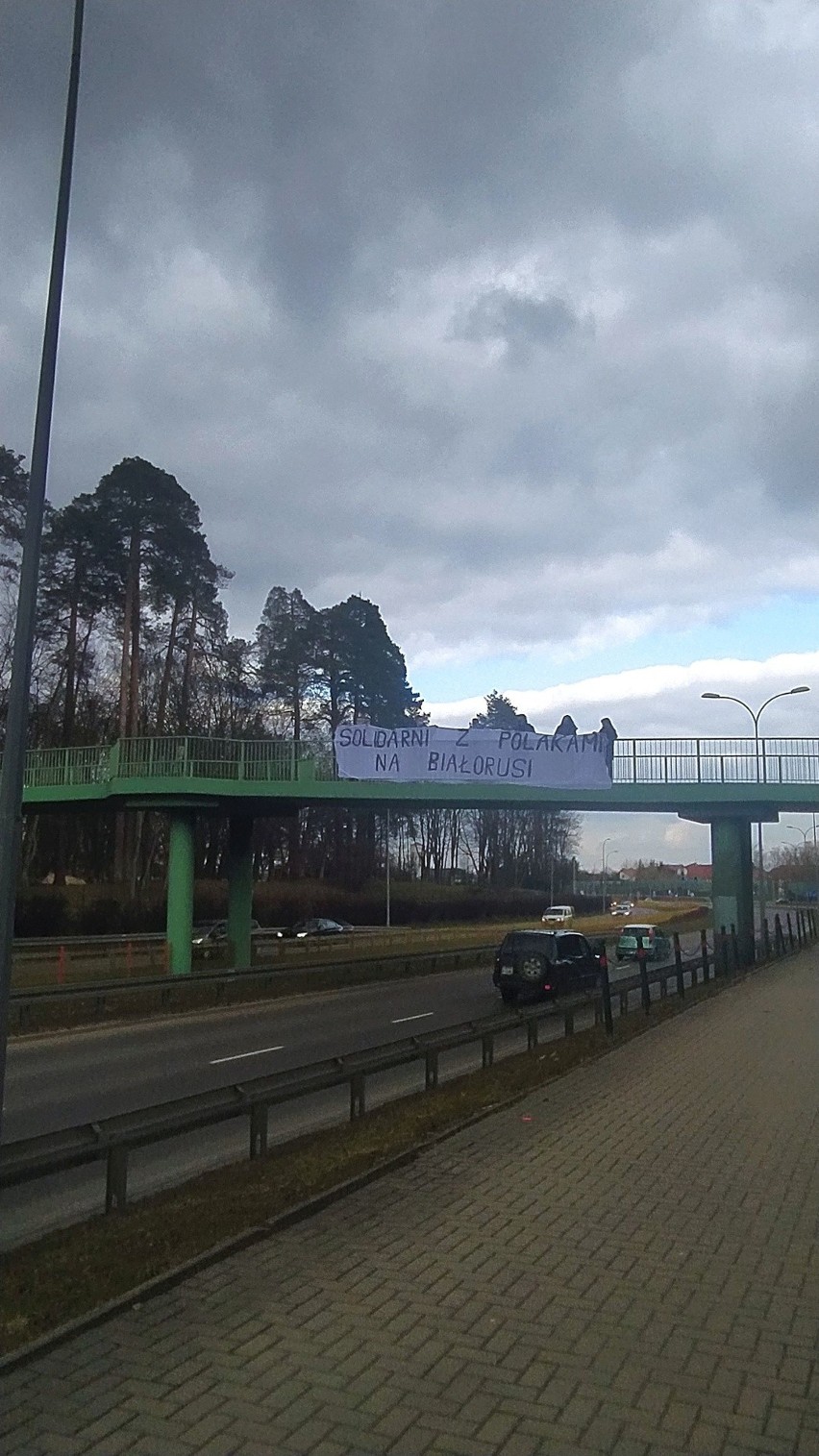 Białystok. Młodzież Wszechpolska solidaryzowała się z Polakami represjonowanymi przez reżim Aleksandra Łukaszenki